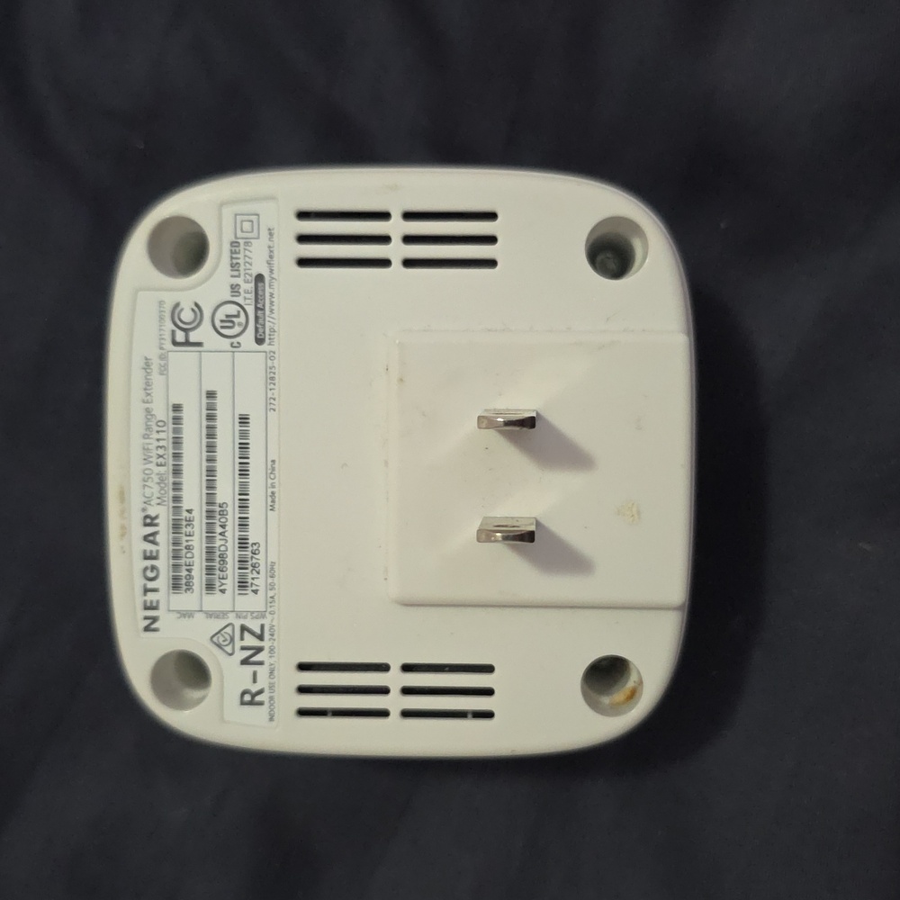 NETGEAR White Wireless Access Point - Picture 2 of 4